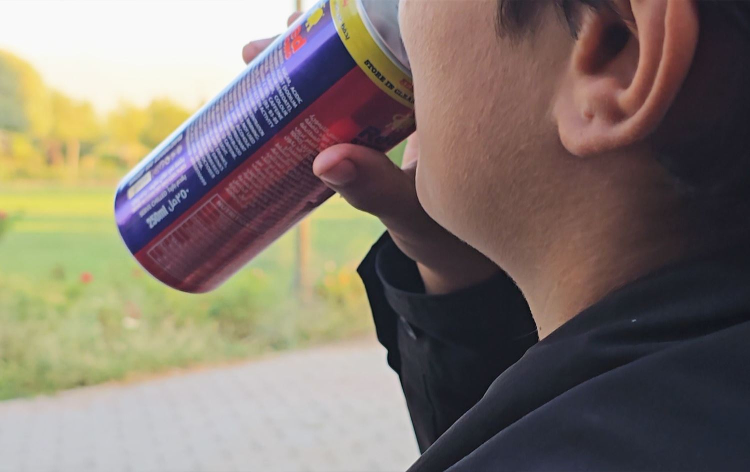 دیڤچوون؛ خواردنەوە وزەبەخشەکان بە بێسنووری بە منداڵ و نەوجەوانان دەفرۆشرێن و دۆخەکە مەترسیدارە!