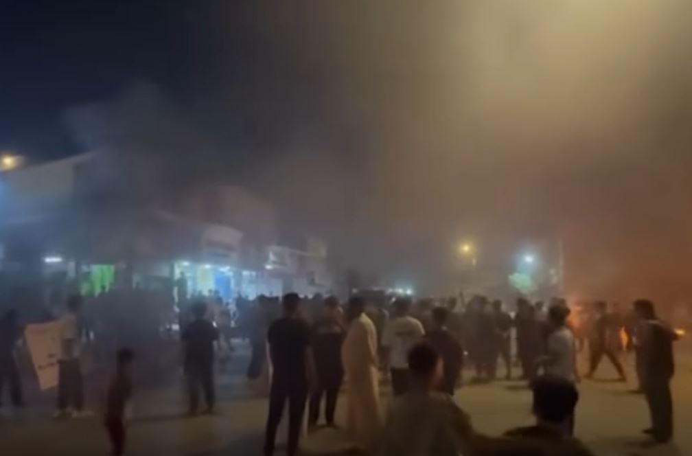 لە گەڕەکێکی دیوانییە خۆپێشاندانە و رێگە نادەن بەربژێران بۆ بانگەشە بچنە گەڕەکەکە