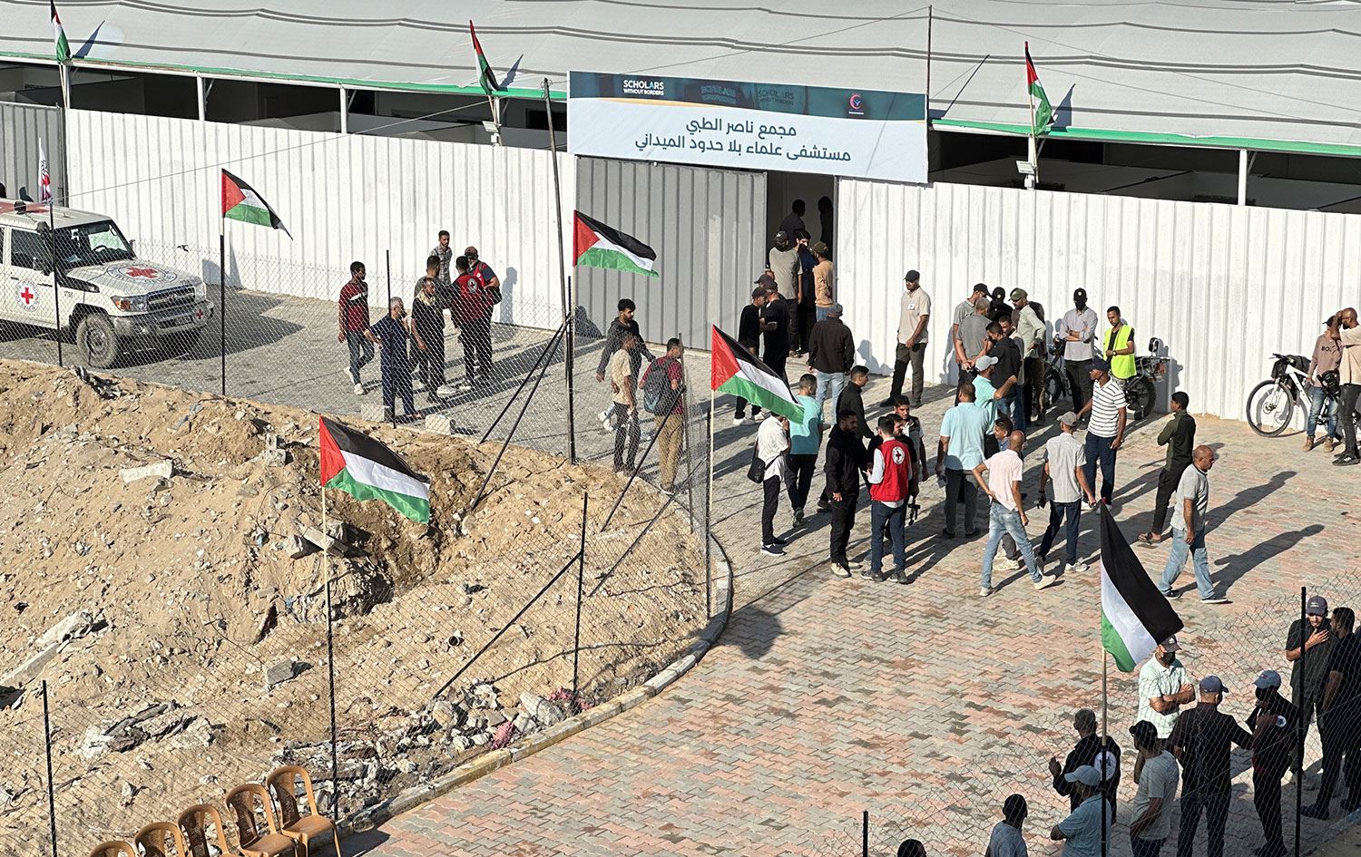 Gazze'deki Nasır Hastanesi'nde ateşkes anlaşması kapsamında tutukluların serbest bırakılmasına yönelik hazırlıklar yapıldı. / AA