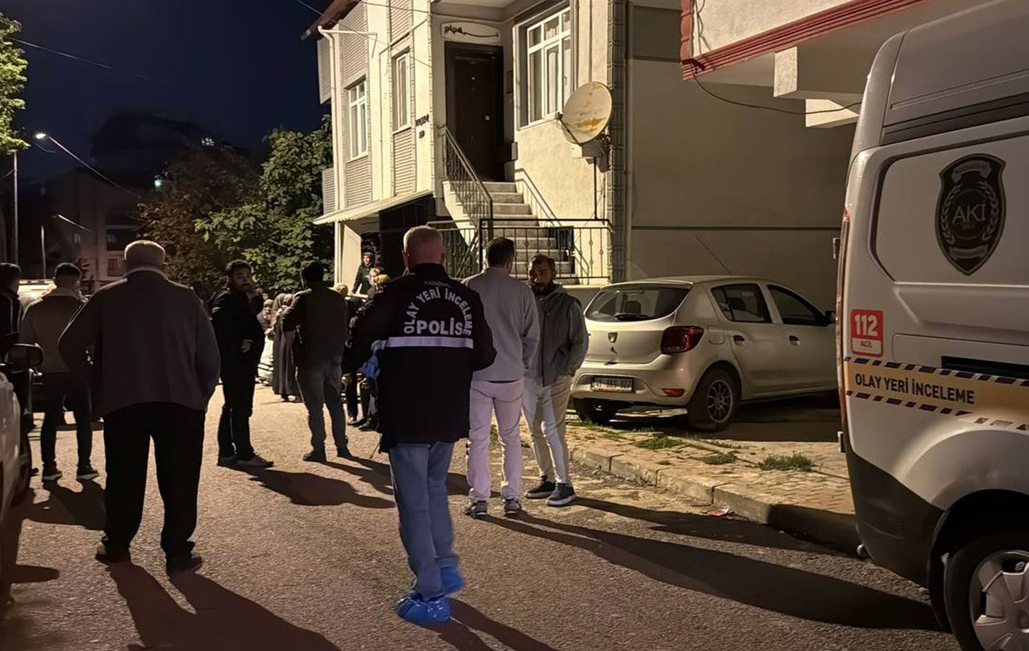 Ekipler olay yerinde çalışma yaptı. / AA