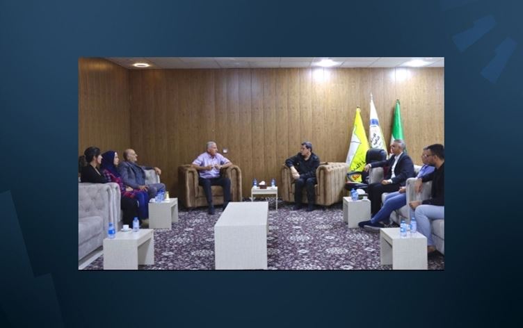 Civîna Mezlûm Ebdî û Heyeta Komîteya Koçberên Serê Kaniyê\ Wêne: Mihemed Haco