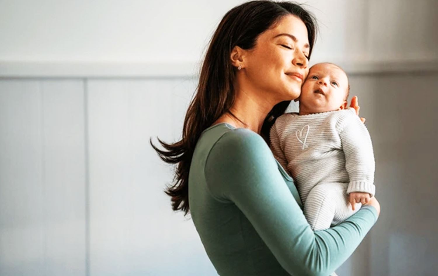 توێژینەوەیەکی ئەمریکی: دەنگی دایک گەشەی مێشکی کۆرپەلە ناتەواوەکان خێراتر دەکات