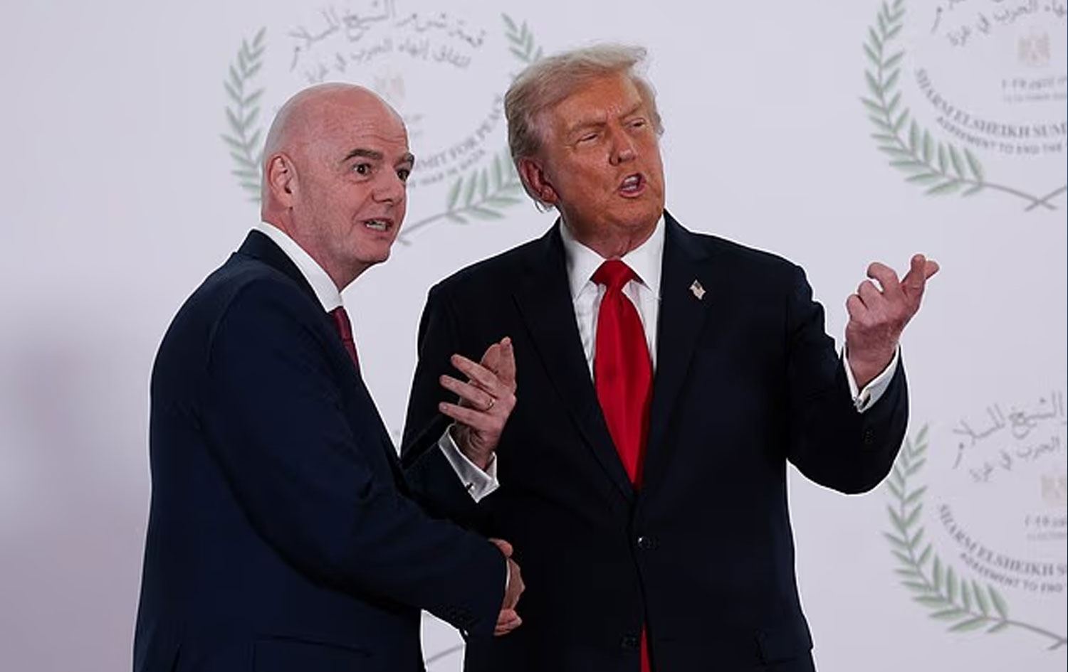 Mısır’ın Şarm el-Şeyh kentinde düzenlenen Gazze Barış Zirvesi, uluslararası siyasetin yanı sıra spor dünyasında da dikkat çekti