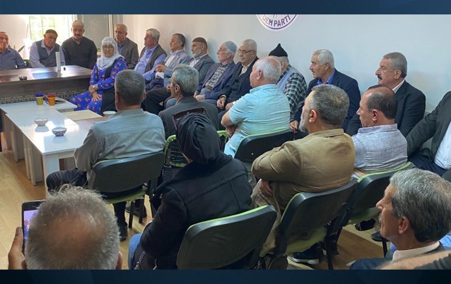 DEM Partiyê li Edeneyê 2 malbat li hev anîn / Wêne: MA