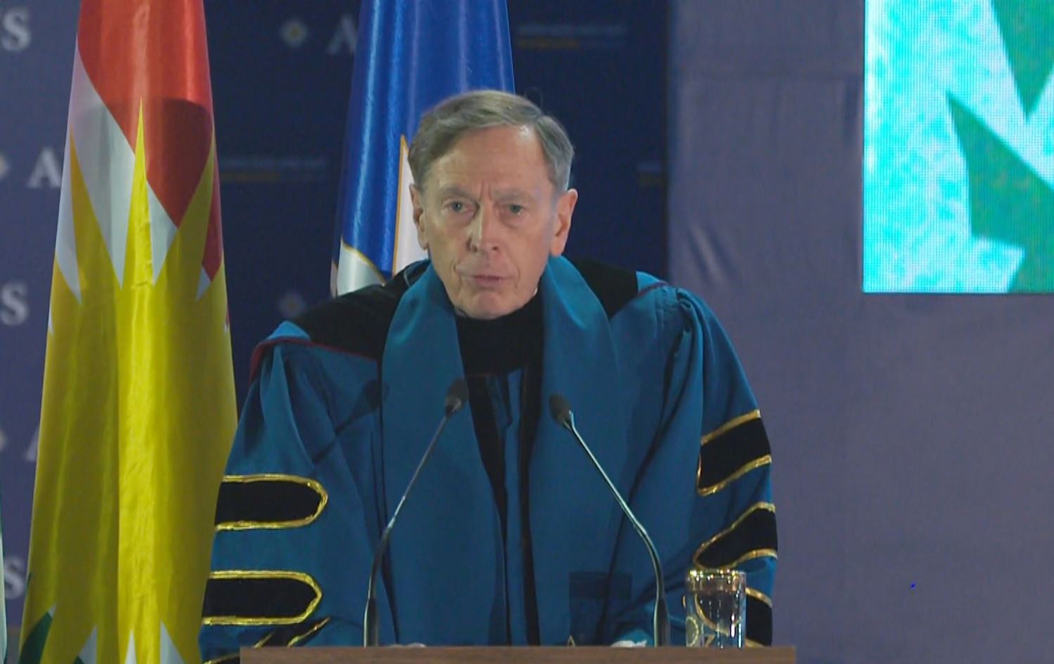 دەیڤد پێترایۆس: نێچیرڤان بارزانی سەرۆکێکی خاوەن تێڕوانین، واقیعی و بەپەرۆشە