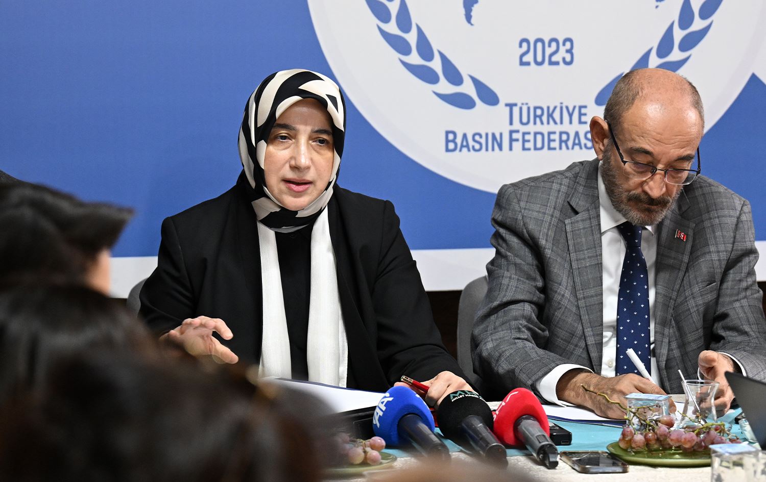 Serokwekîla Koma AK Partiyê ya Parlamentoyê Ozlem Zengînê / Wêne: AA