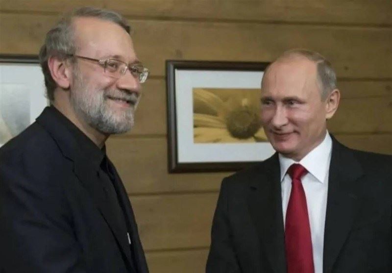 لاریجانی پەیامی خامنەیی دەگەیێنێتە پووتین