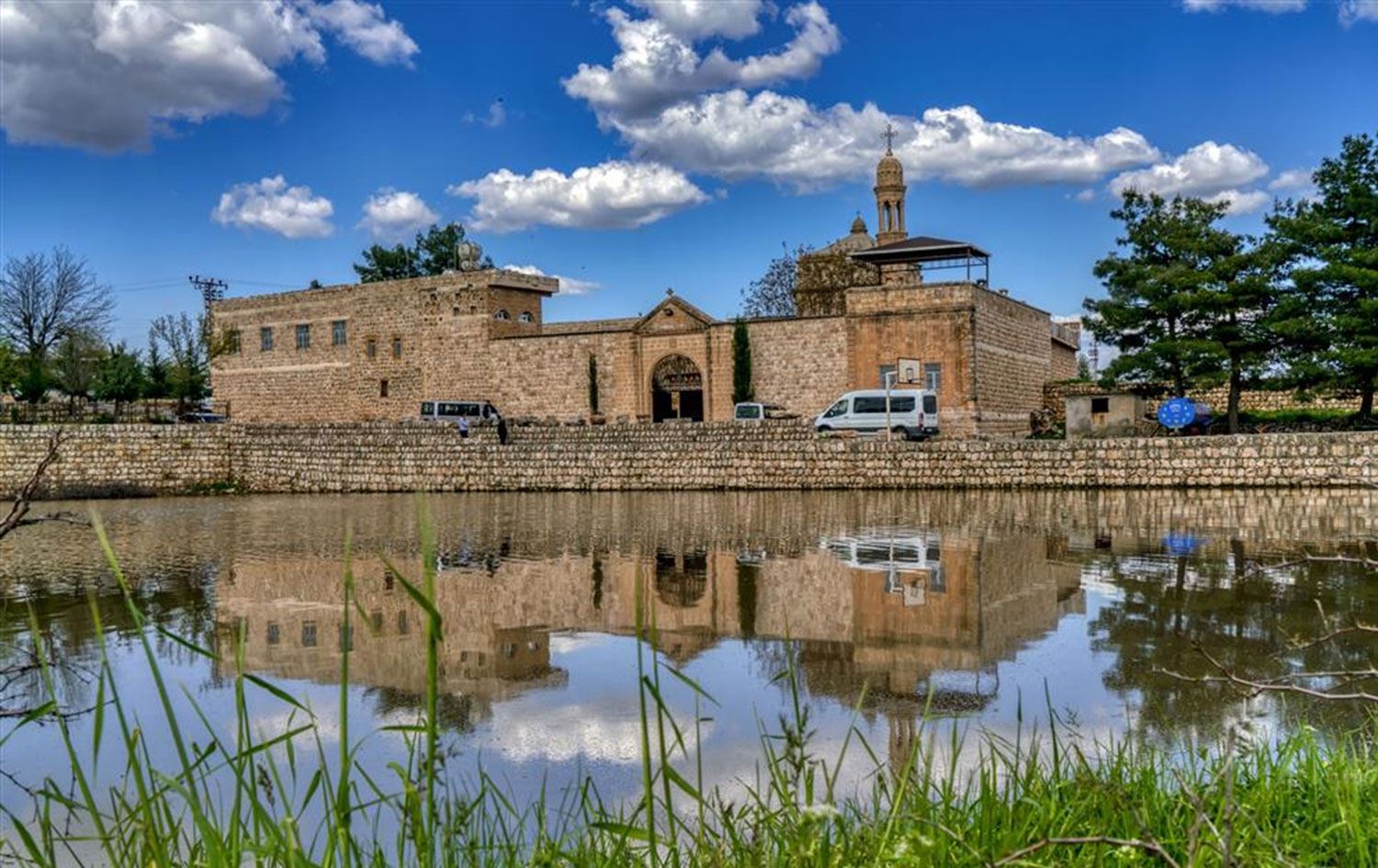 Mardin’in Midyat ilçesine bağlı Anıtlı (Hah) Köyü