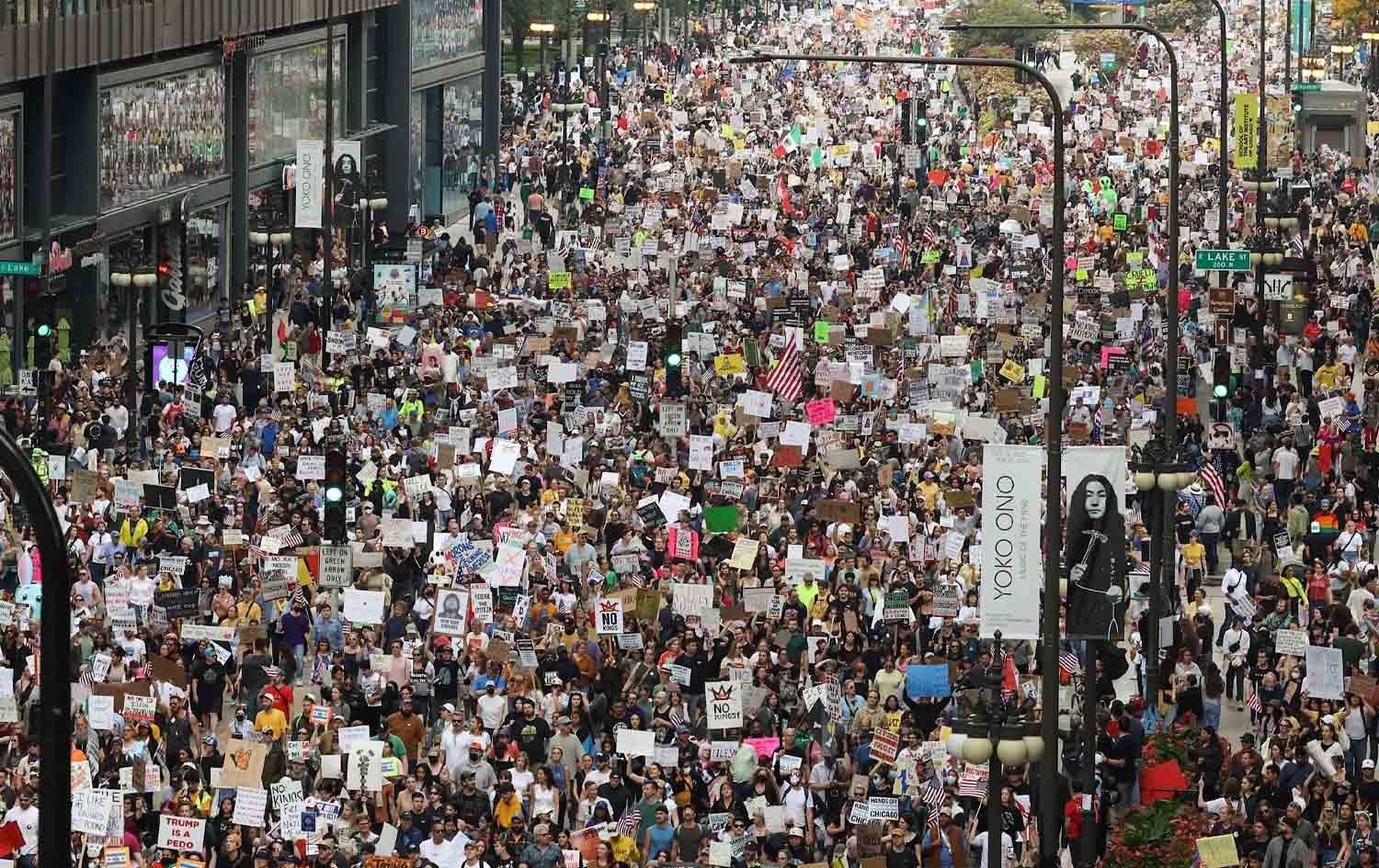 ABD’nin 50 eyaletinde milyonlarca kişi, “Krallığa Hayır (No to Kings)” sloganıyla Donald Trump yönetimine karşı sokağa çıktı