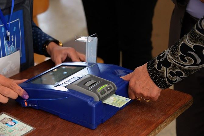 Concerns grow vote-buying could mar Iraq's legislative election