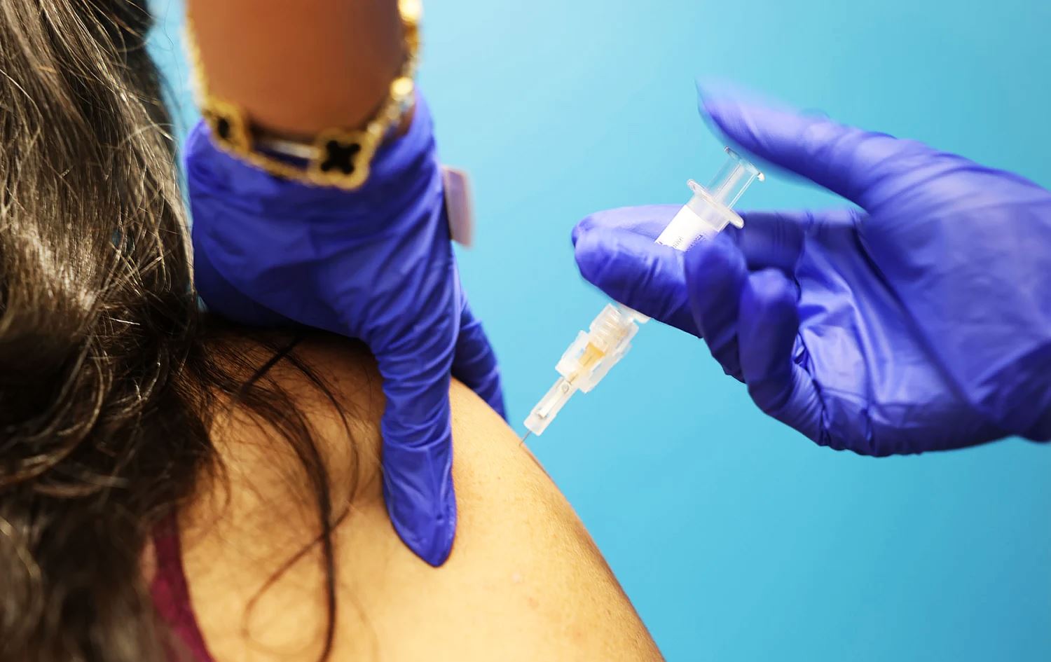 لە ئەمریکا کاریگەرییەکی نوێی ڤاکسینی کۆڤید-19 ئاشکرا دەکرێت؛ دژی شێرپەنجەیە