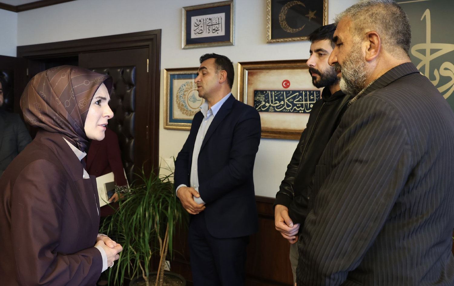 Mahînur Ozdemîr Goktaş bi bavê Rojîn Kabaîşê re civiya / Wêne: Mahînur Ozdemîr Goktaş