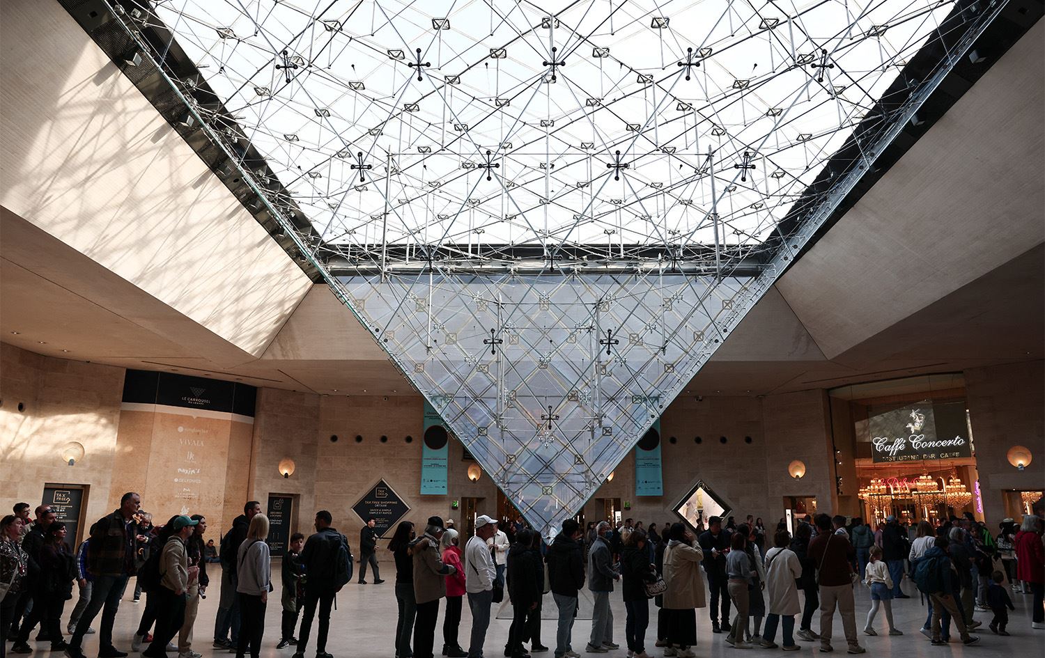 داواکاری گشتیی پاریس: بەڵگەی دی ئێن ئەی دزەکانی لۆڤەرمان دەستکەوتووە