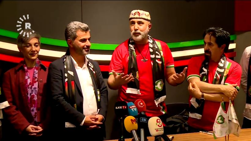 دوای 30 ساڵ؛ کۆما ئامەد لە شارەکەی خۆیان کۆنسێرت ساز دەکەن