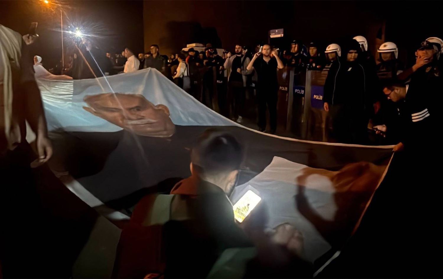 Diyarbakır’da 'Öcalan’a özgürlük' yürüyüşünde gözaltına alınan 6 kişi tutuklandı   