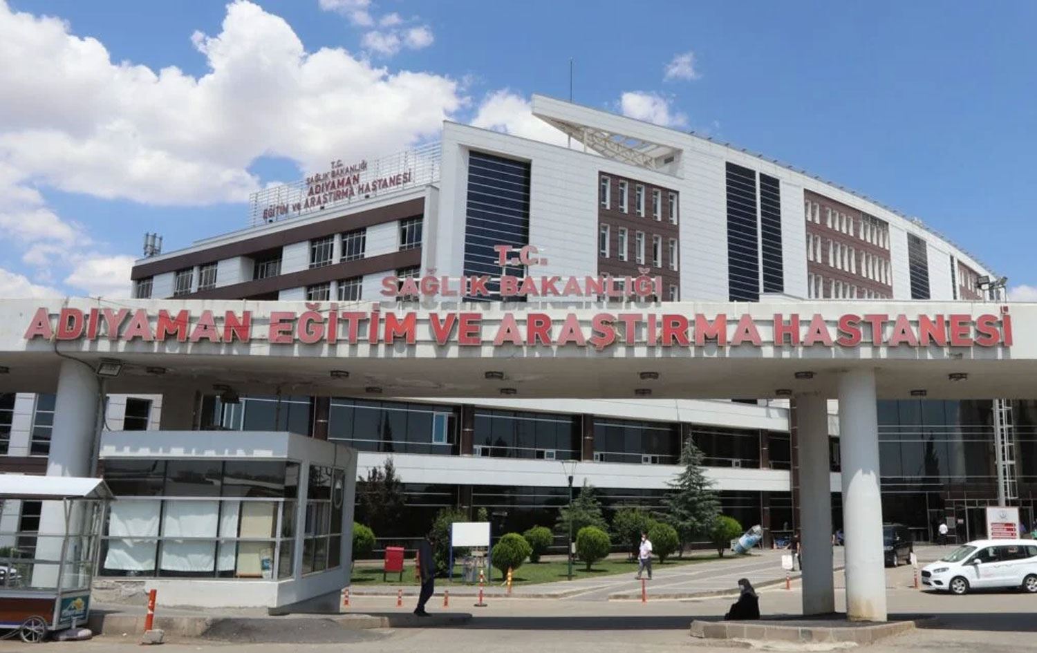 Birîndar veguhastin Nexweşxaneya Perwerde û Lêkolînê ya Semsûrê / Wêne: Arşîv