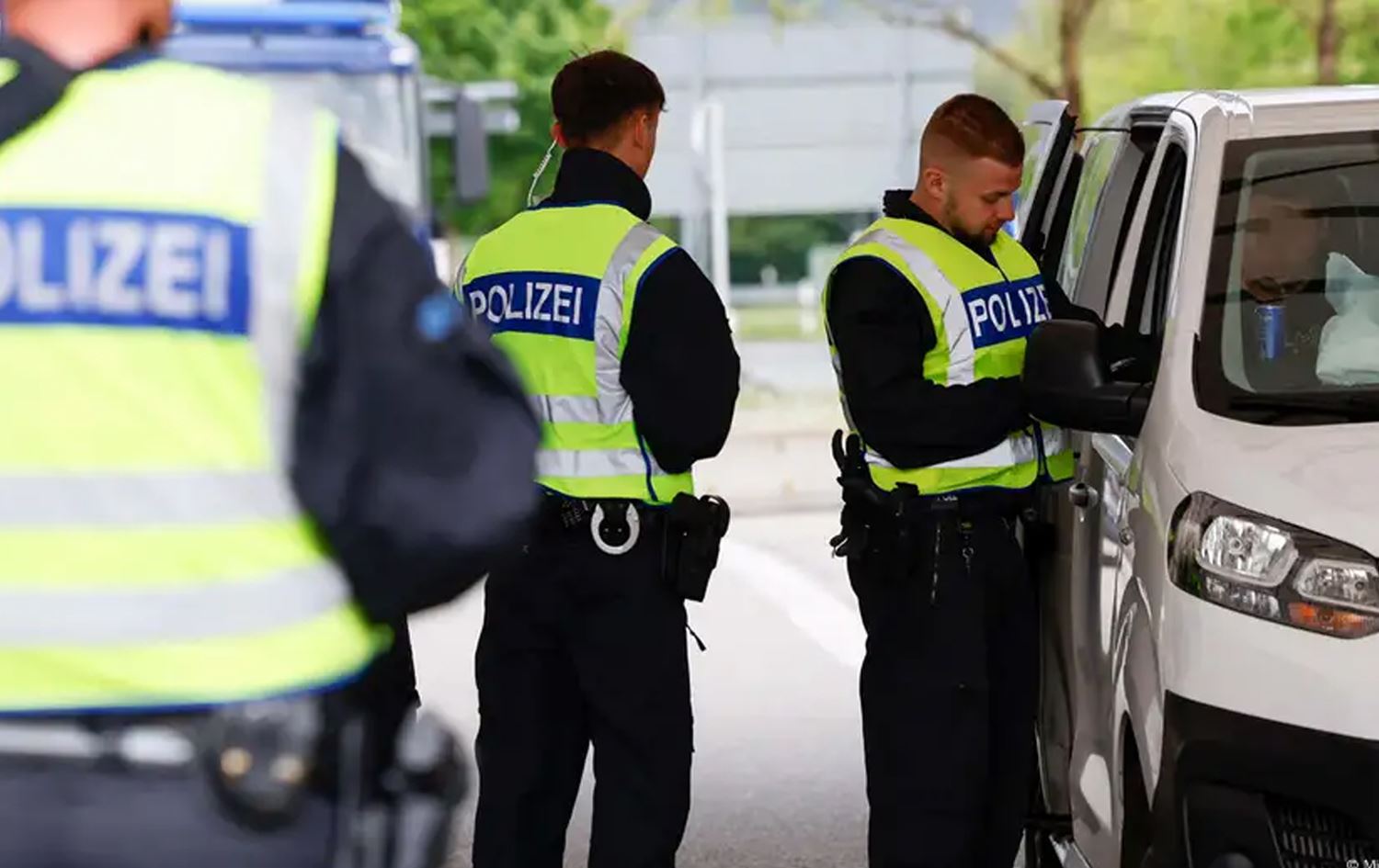 پۆلیسی ئەڵمانیا بۆ رووداو: 34 گەنج لەسەر سنوور دەستبەسەرکراون و رەتکراونەتەوە