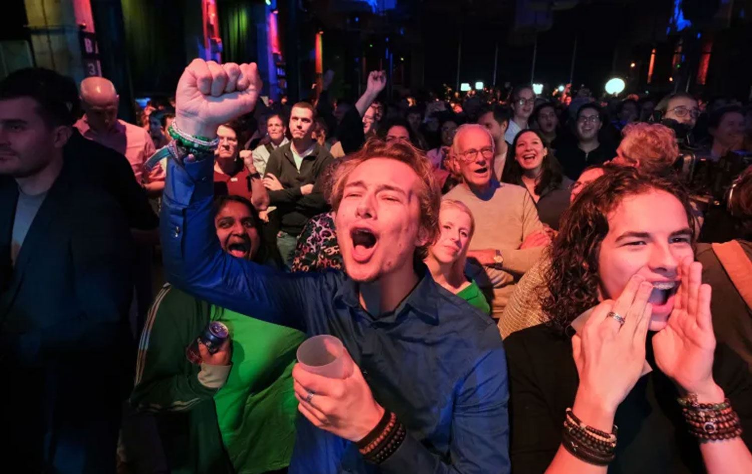 Dilxweşiya xelkê a piştî encamên destpêkê / Wêne: AP