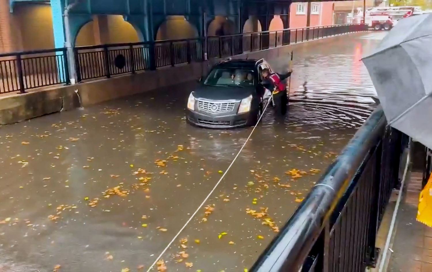 بەهۆی لافاوەوە لە شاری نیویۆرک دوو کەس گیانیان لەدەستدا