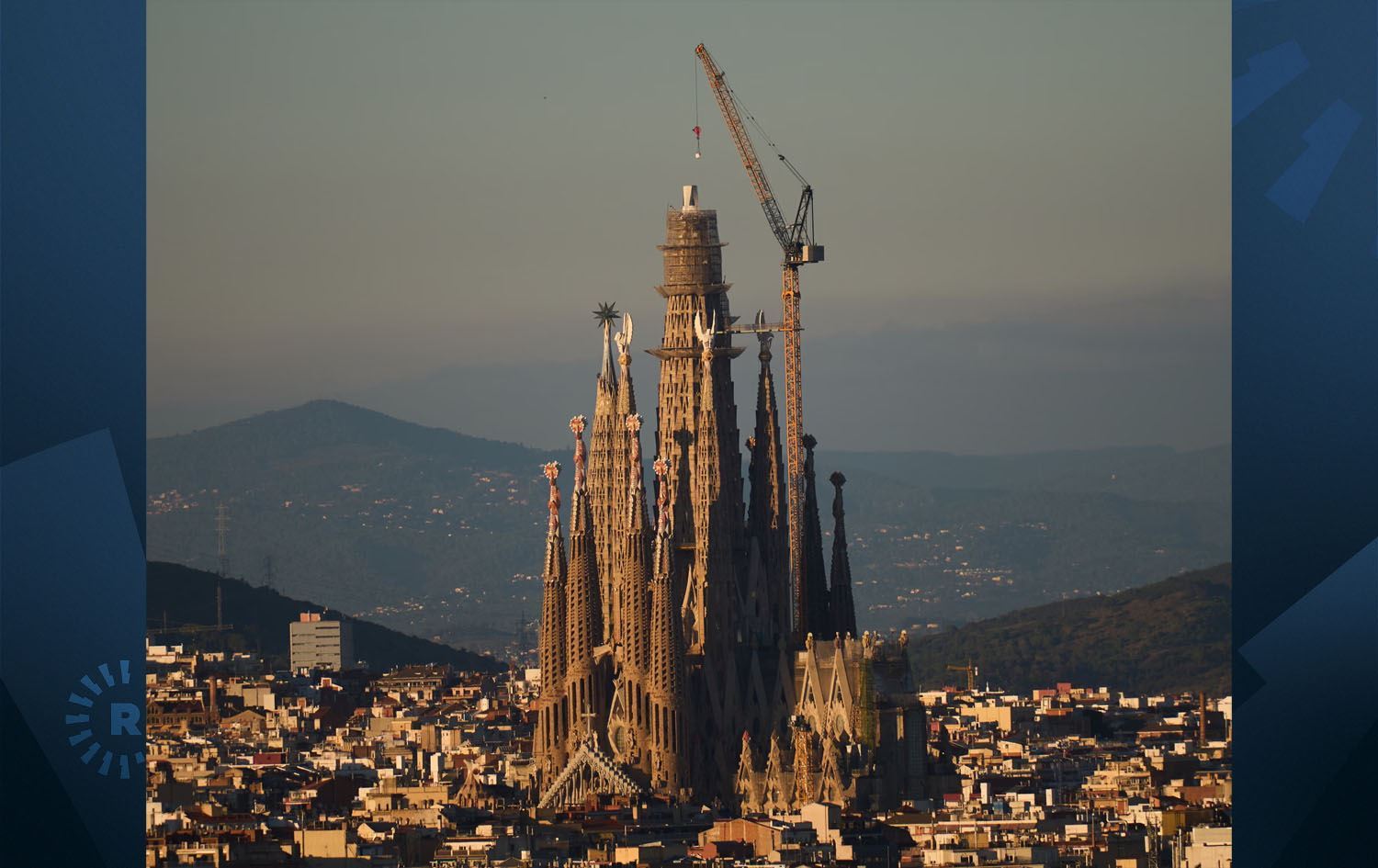 Barselona'da bulunan ve hala yapımı devam eden Sagrada Familia Kilisesi