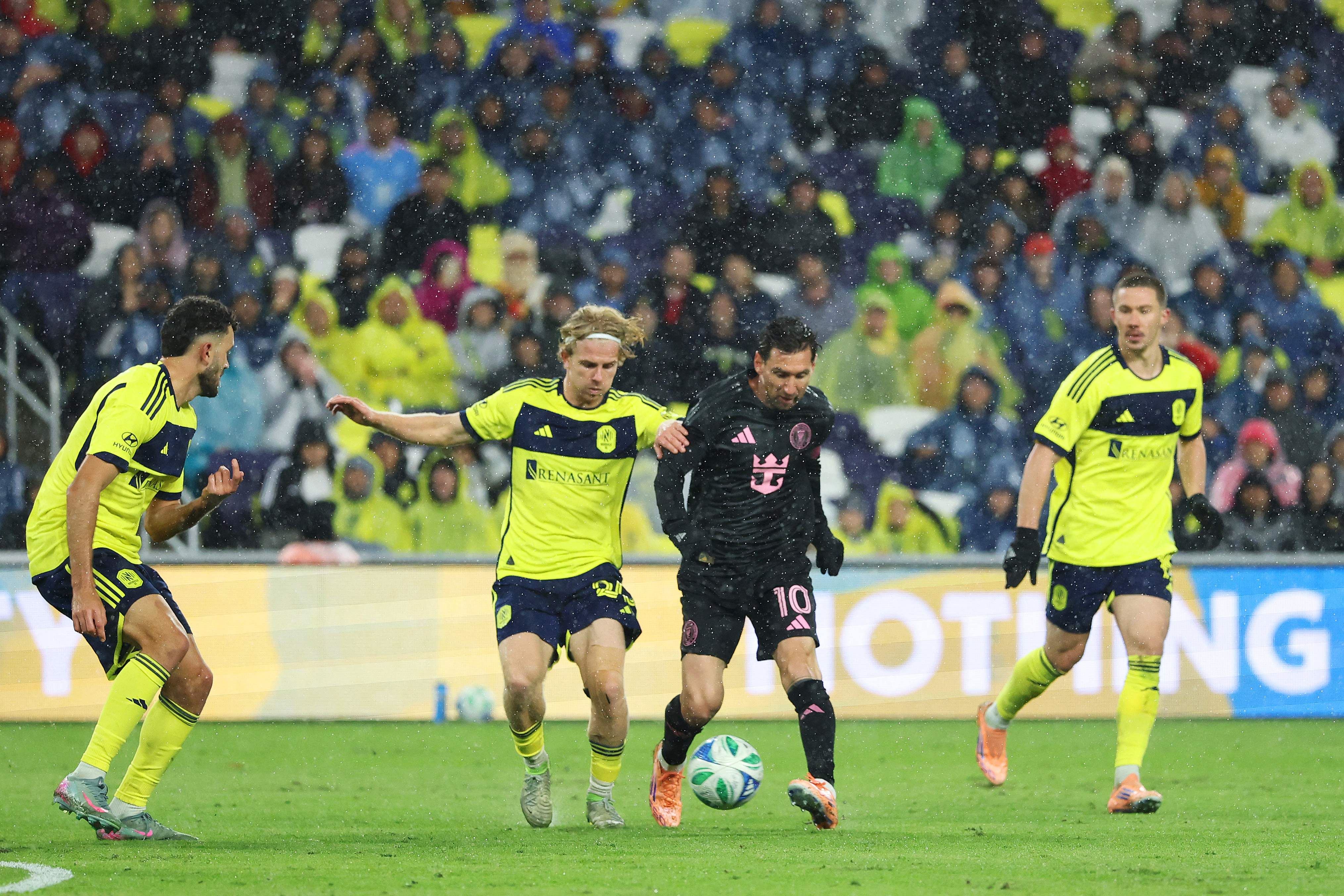 ڤیدیۆ؛ مێسی گۆڵێکی جوانی تۆمارکرد، بەڵام دۆڕان