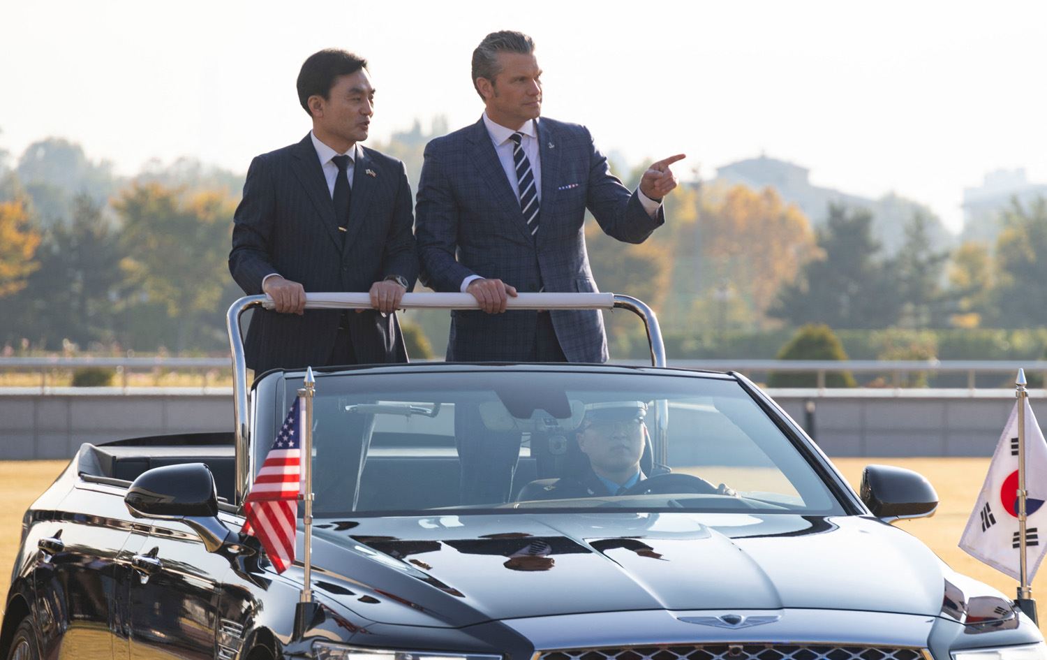 کۆریای باشوور: پێش گەیشتنی وەزیری بەرگریی ئەمریکا بۆ سەر سنوور، کۆریای باکوور تۆپی هاویشت