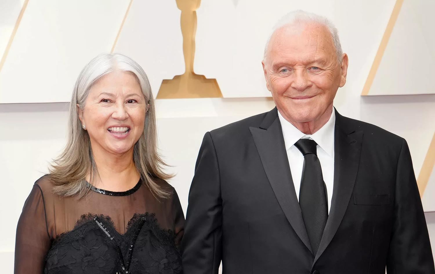 ئەنتۆنی هۆپکینز لەگەڵ هاوژینەکەی ستیلا ئارۆیڤ