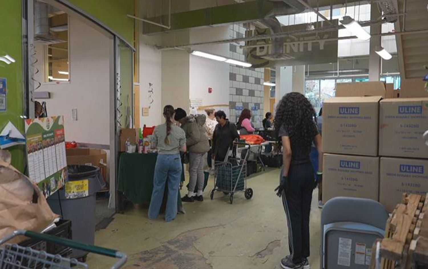 Federal çalışanlar 35 gündür maaş alamıyor: Gıda kuyrukları uzuyor   