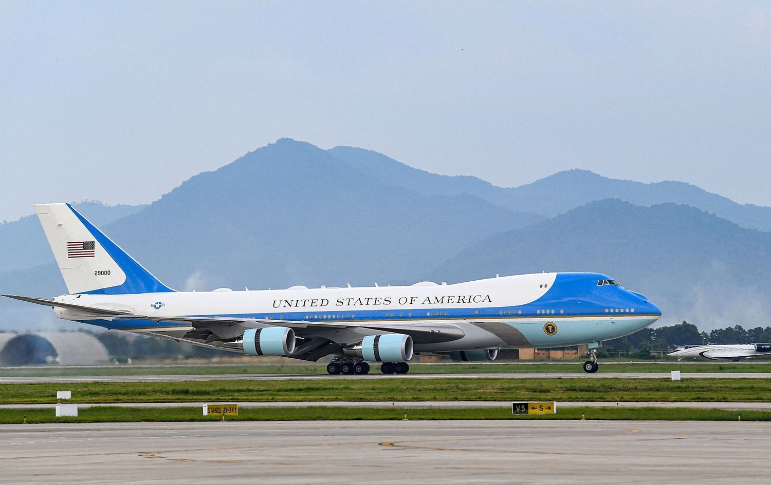 ABD'de hükümet krizi: Yüzlerce uçuş iptal edildi