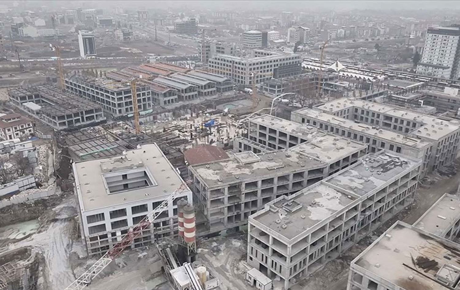 Hinek avahiyên ku li Meletiyê tên lêkirin/ Wêne: Temsîlî-AA