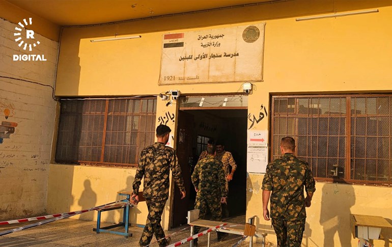 دیمەنێکی دەنگدانی تایبەت لە سەنتەری قەزای شنگال. وێنە: عەدلە بەکر - رووداو