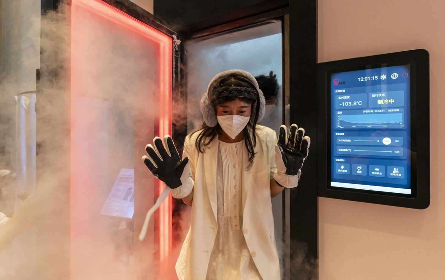 Şangay'da uzun ömür ve yaşlanma karşıtı konferansına katılan bir kişi Foto: New York Times 