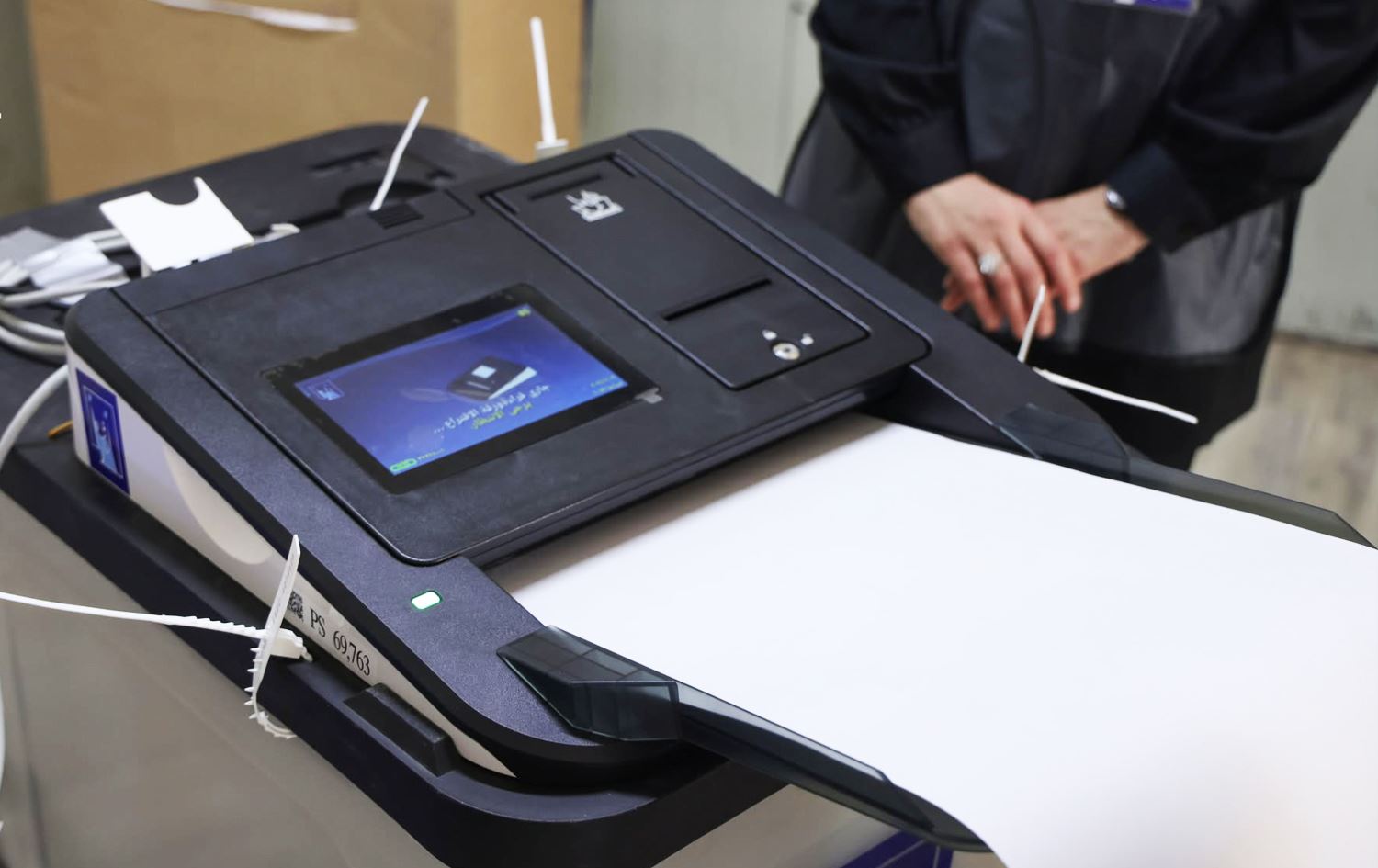 سندووقێکی دەنگدانەکان لەنێو بنکەیەک. وێنە: رووداو