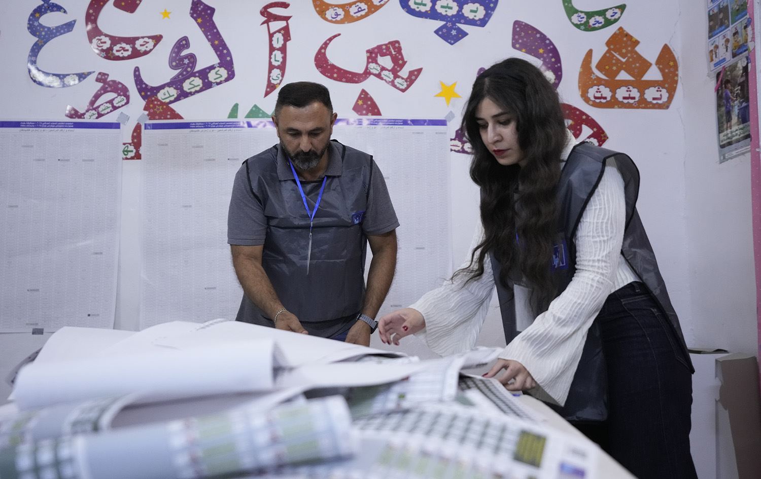 Irak Parlamentosu’ndaki 9 azınlık kotası sandalyesinden beşi, Kürdistan Demokrat Partisi’nin (KDP) desteğiyle seçilen adaylara gitti.