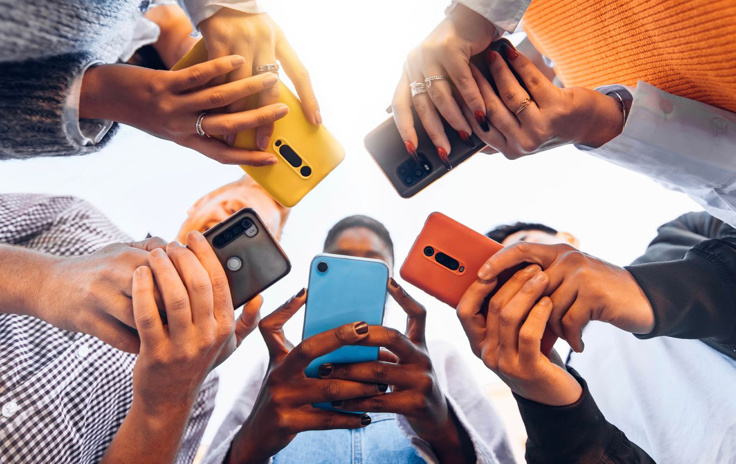 توێژینەوەیەک: خەڵکی عێراق نیمچە ئازادانە ئینتەرنێت بەکاردەهێنن