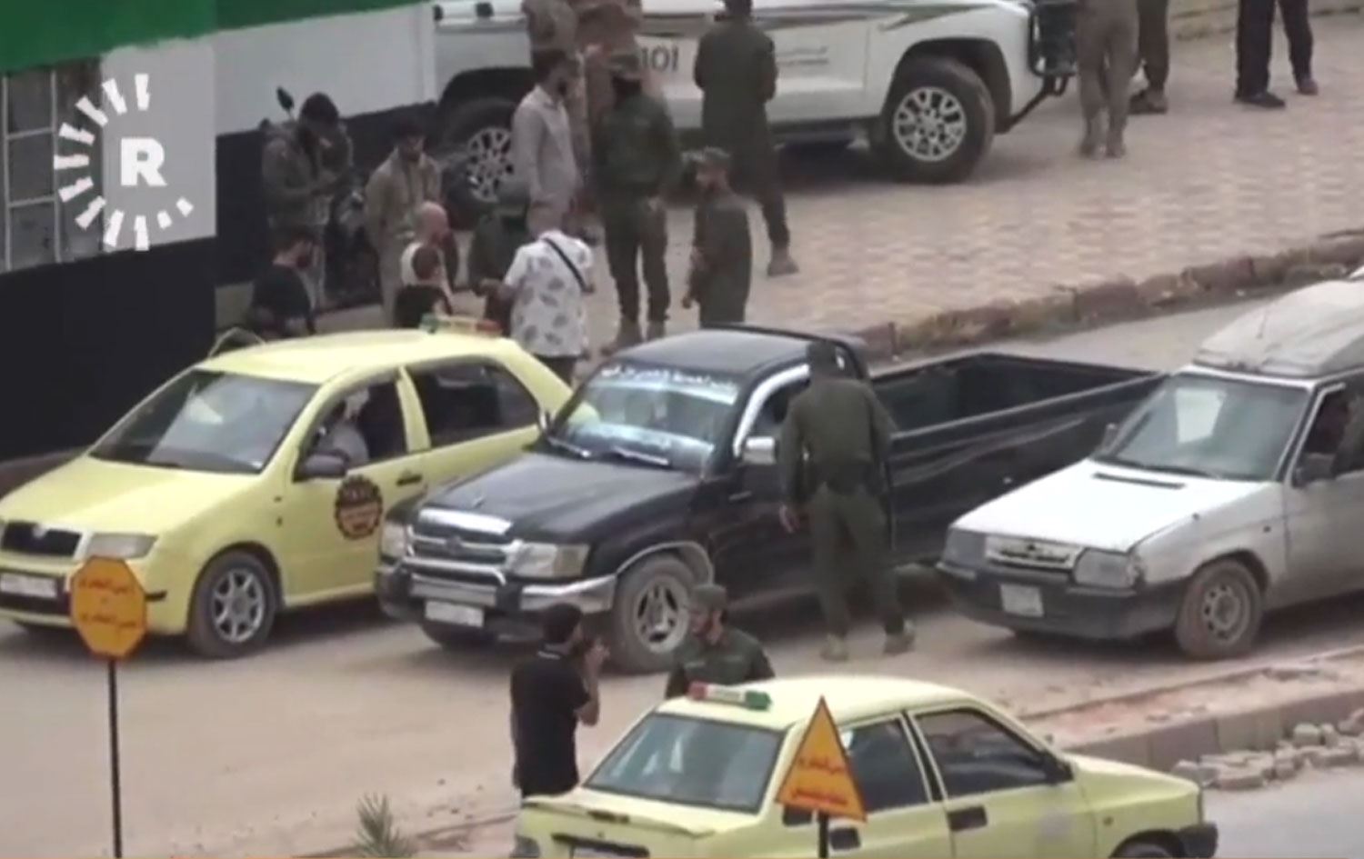 Asayîşê 4 rêbendên li taxên Kurdan ên Helebê rakirin / Wêne: Ji ber dîmenan