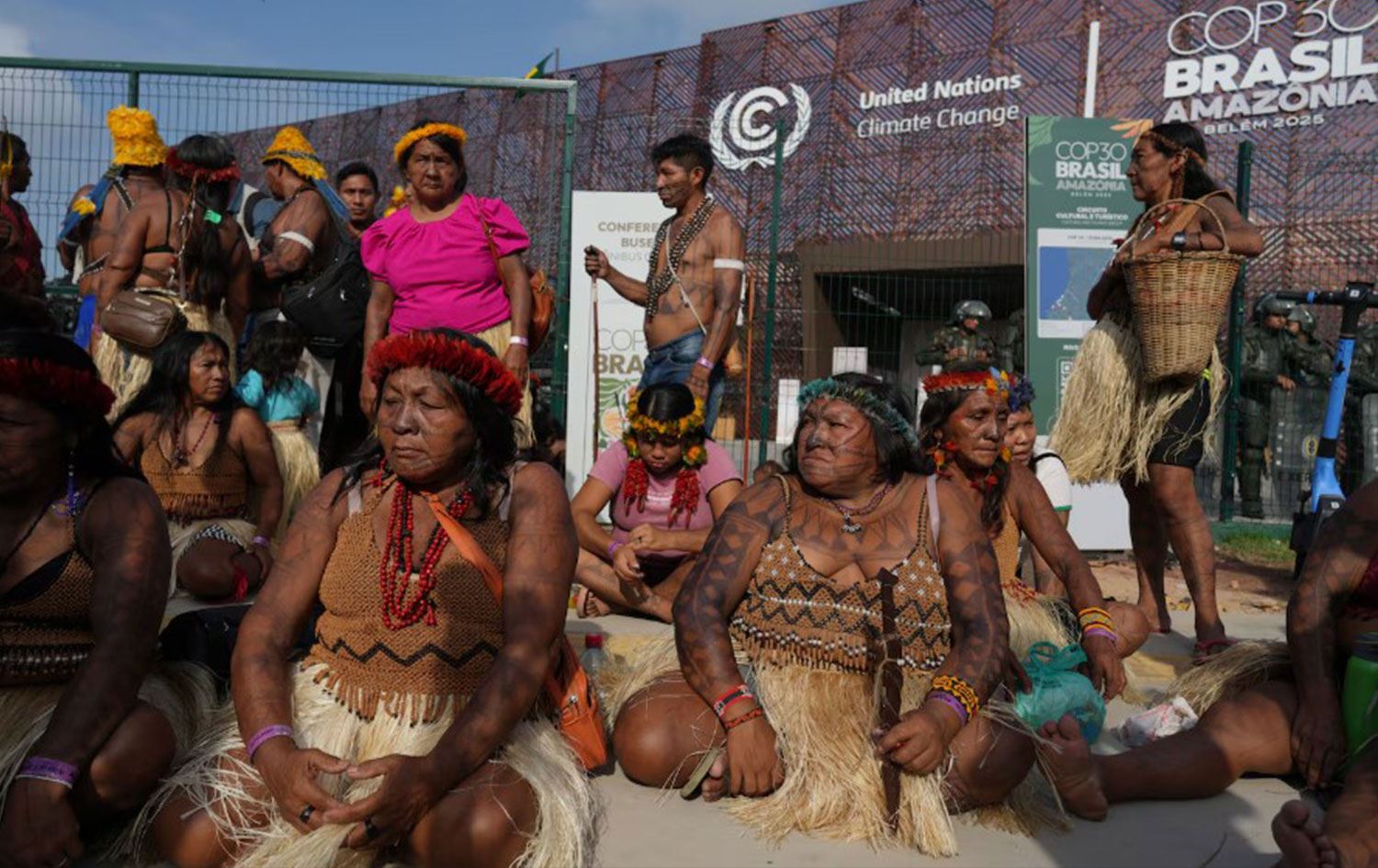 Yerli halklar COP30 iklim zirvesinde / Foto: AP