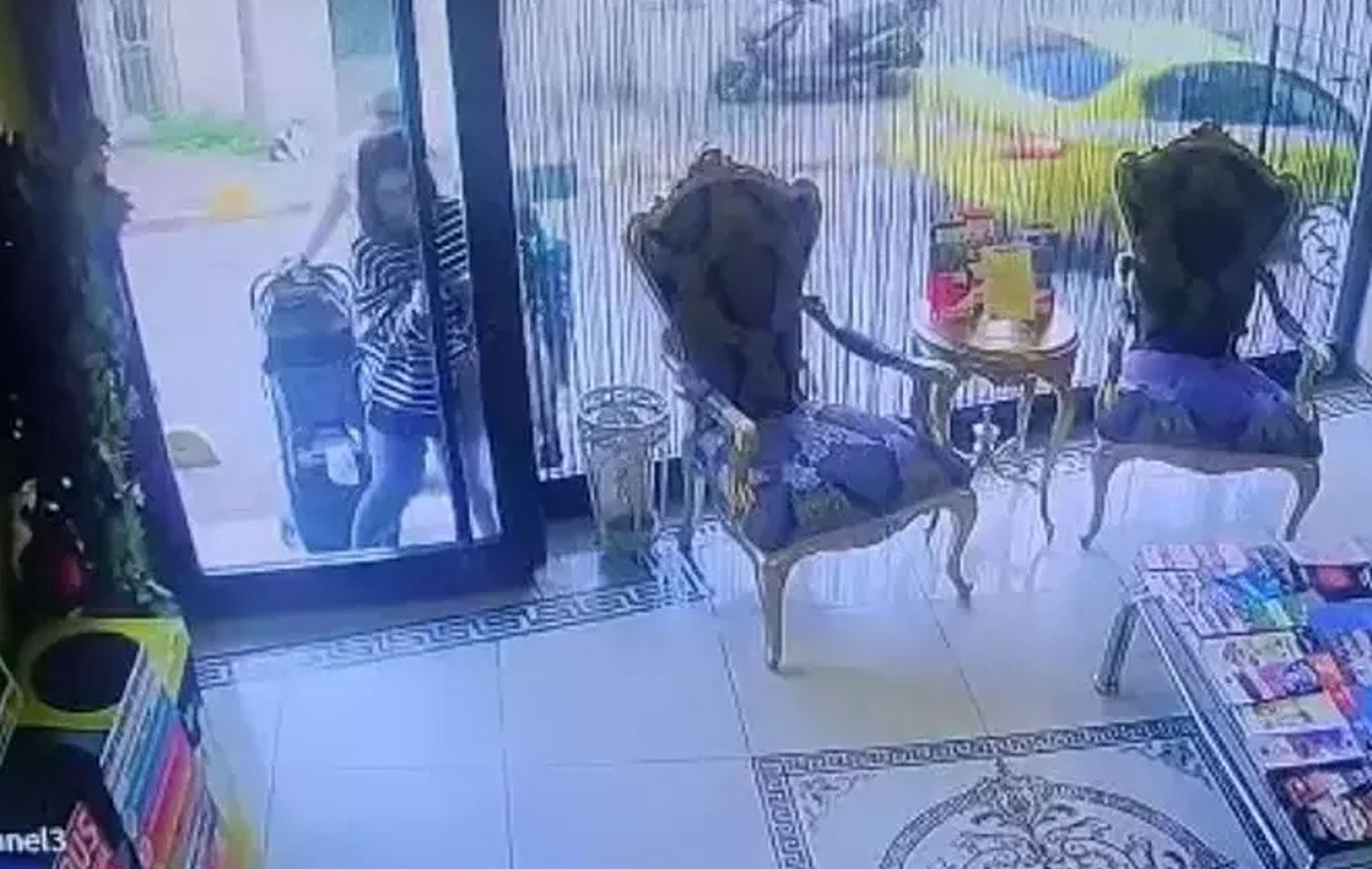 Zehirlenerek ölen ailenin otele giriş anları ortaya çıktı. / Foto: Video alıntısı / Kaynak: X