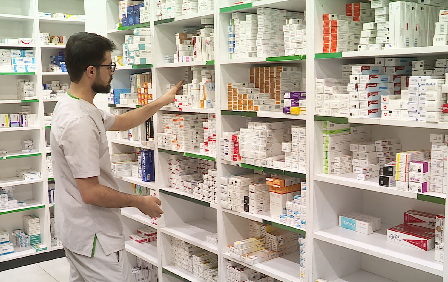 بەدواداچوونێکی رووداو: عێراق 35 ئەوەندەی ژمارەی دانیشتووانی، دەرمانی تێدایە