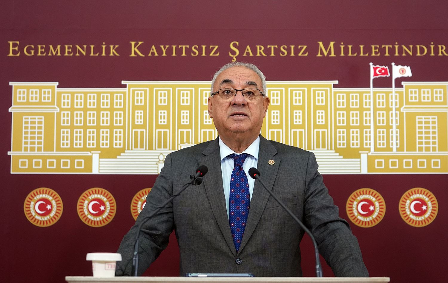 DSP Genel Başkanı Önder Aksakal, basın toplantısı düzenledi. / AA