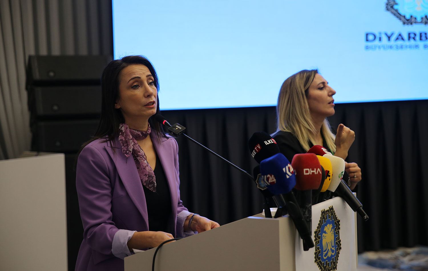 DEM Parti Eş Genel Başkanı Tülay Hatimoğulları, Diyarbakır'da düzenlenen "Barış ve Demokratik Toplum Sürecinde Nöroçeşitliler ve Eşit Yurttaşlık Çalıştayı"na katıldı. / AA