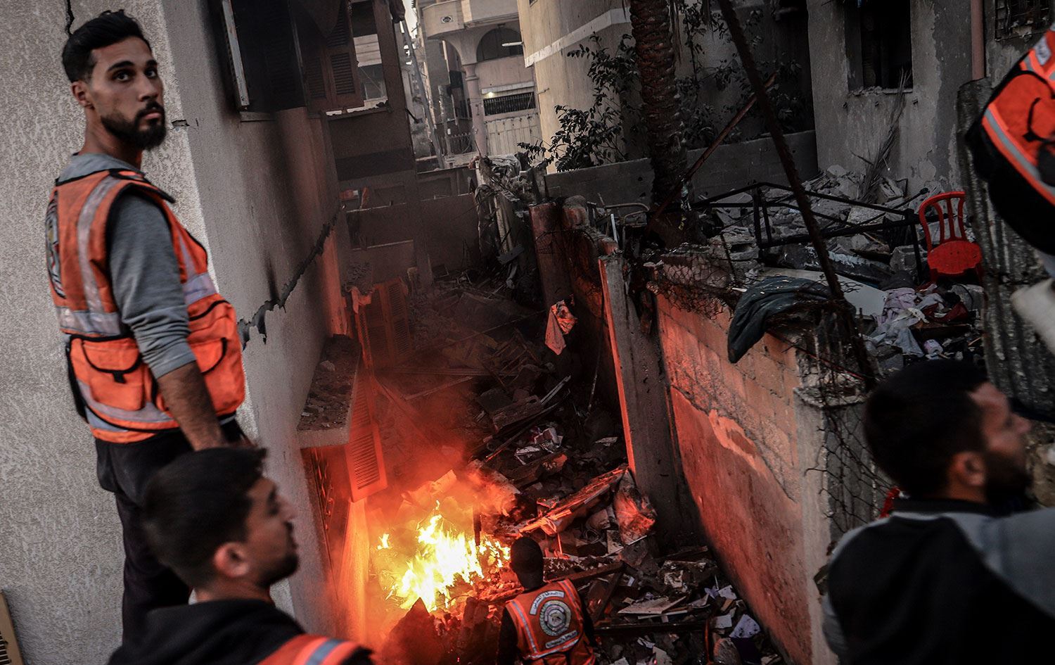 Xaniyekî ketiye ber êrişê /Wêne: AA