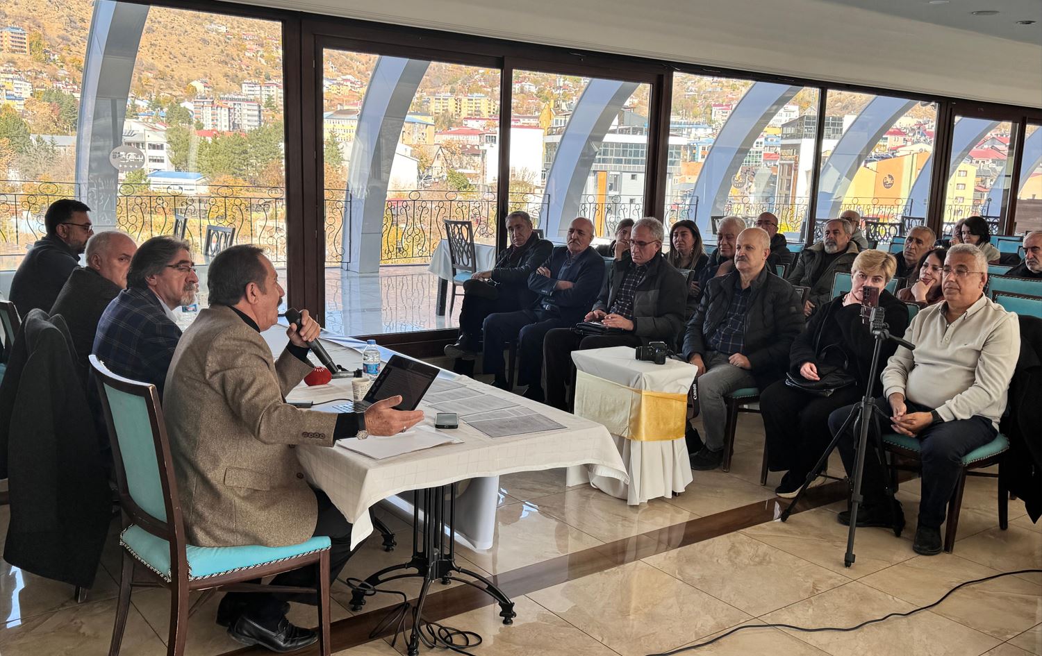 Dîmenê konfersanê\ Wêne û Vîdeo: Rûdaw