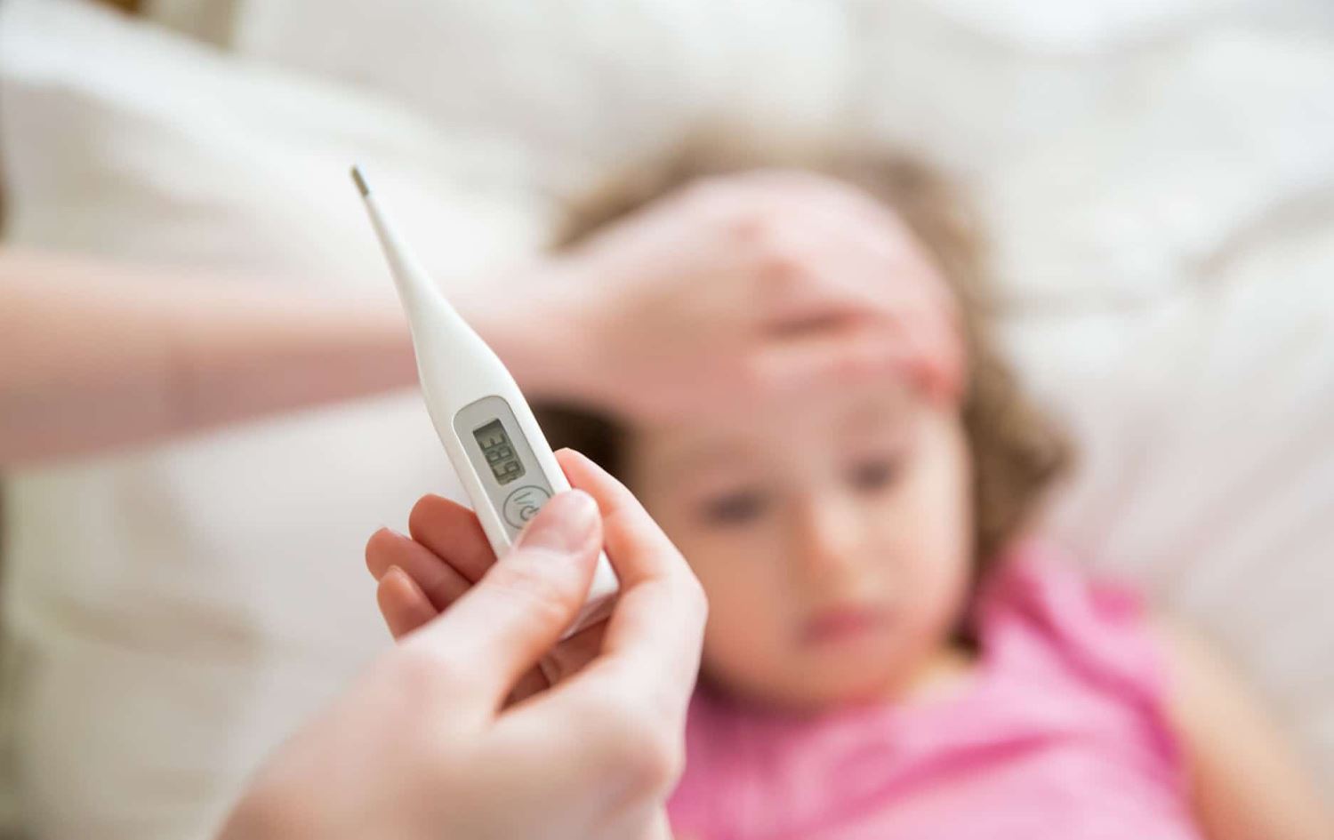 پسپۆڕێک 20 رێگەت پێدەڵێت، بۆ ئەوەی تای منداڵەکەت کەم بکەیتەوە