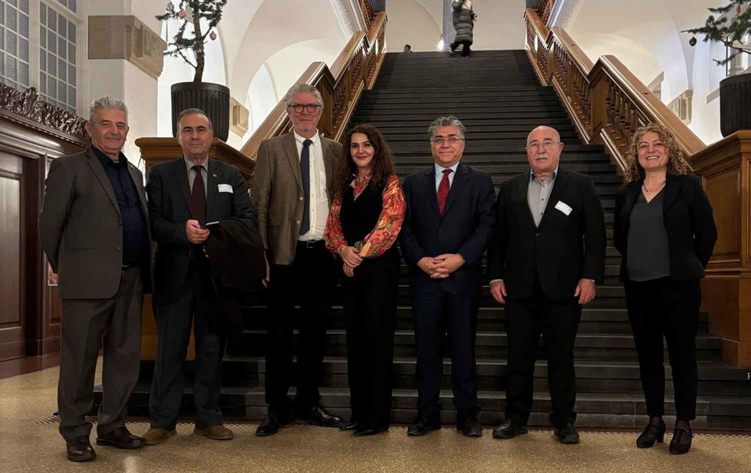 Heyeta PWKyê û Berpirsê Pêwendiyên Derve yê Partiya Çep Friits Bach / Wêne: PWK