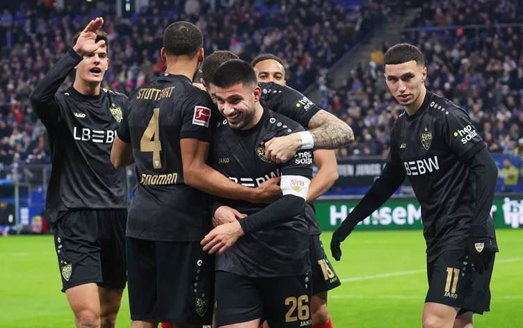 Deniz Undav attığı golün sevincini takım arkadaşları ile paylaştı / Foto: Julia Rahn - Imagio