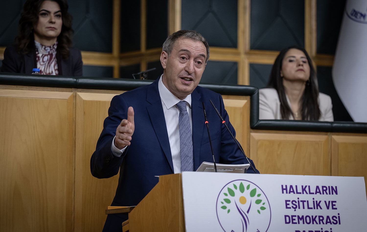 DEM Parti Eş Genel Başkanı Tuncer Bakırhan, partisinin Meclis grup toplantısına katılarak konuşma yaptı. / AA