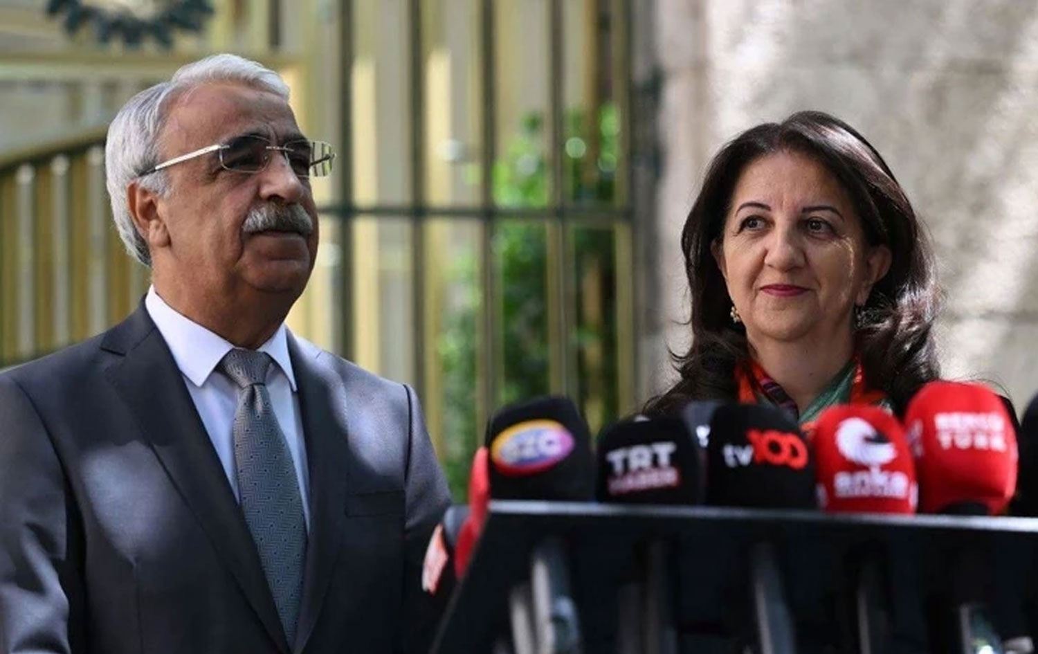 Halkların Eşitlik ve Demokrasi Partisi (DEM Parti) İmralı Heyeti üyeleri Abdullah Öcalan ile görüştükten sonra adadan döndü