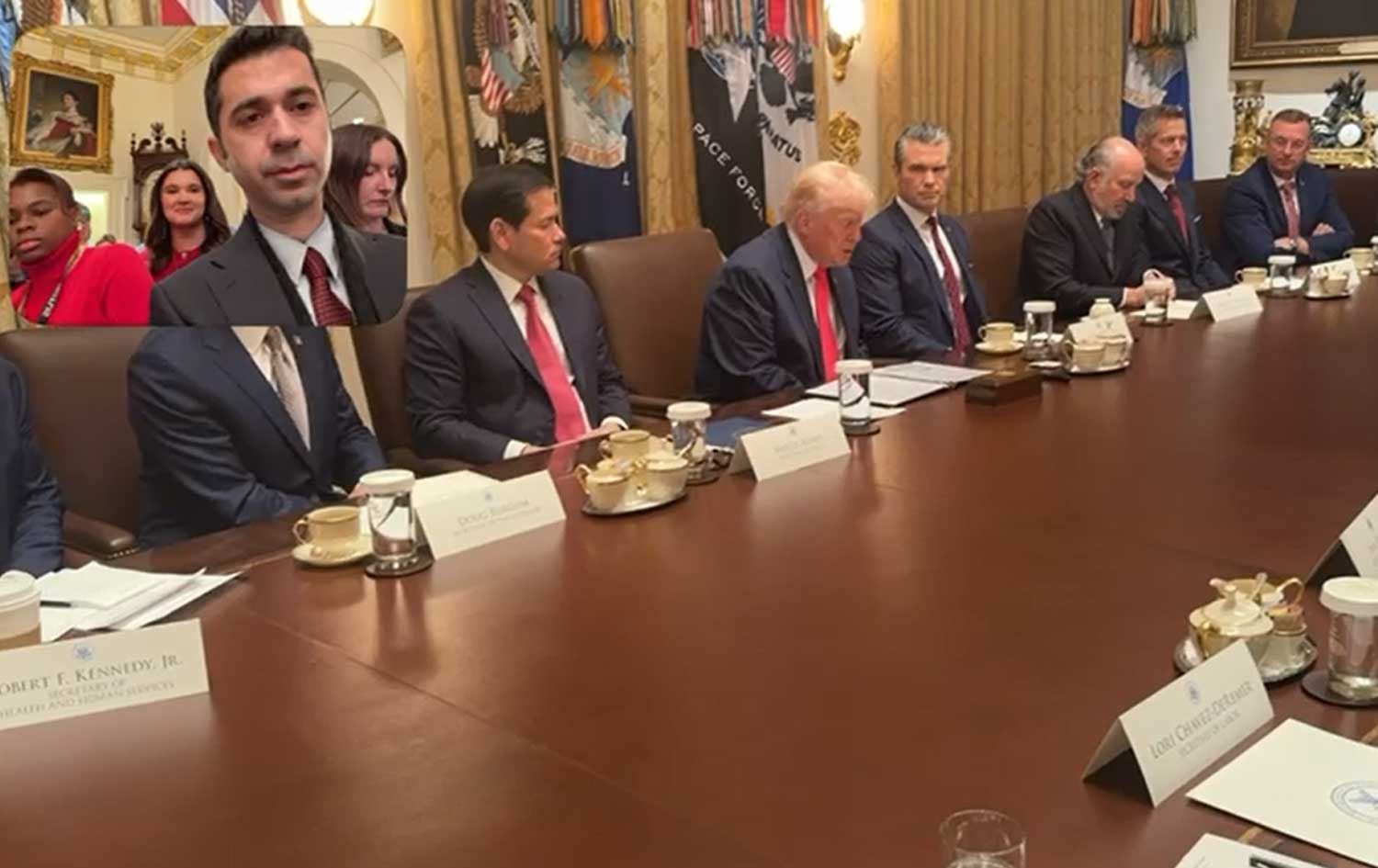 Rûdaw Washington Temsilcisi Diyar Kurda, tarihte bir ilke imza atarak ABD hükümetinin kabine toplantısına katılan ilk Kürt ve Ortadoğulu gazeteci oldu