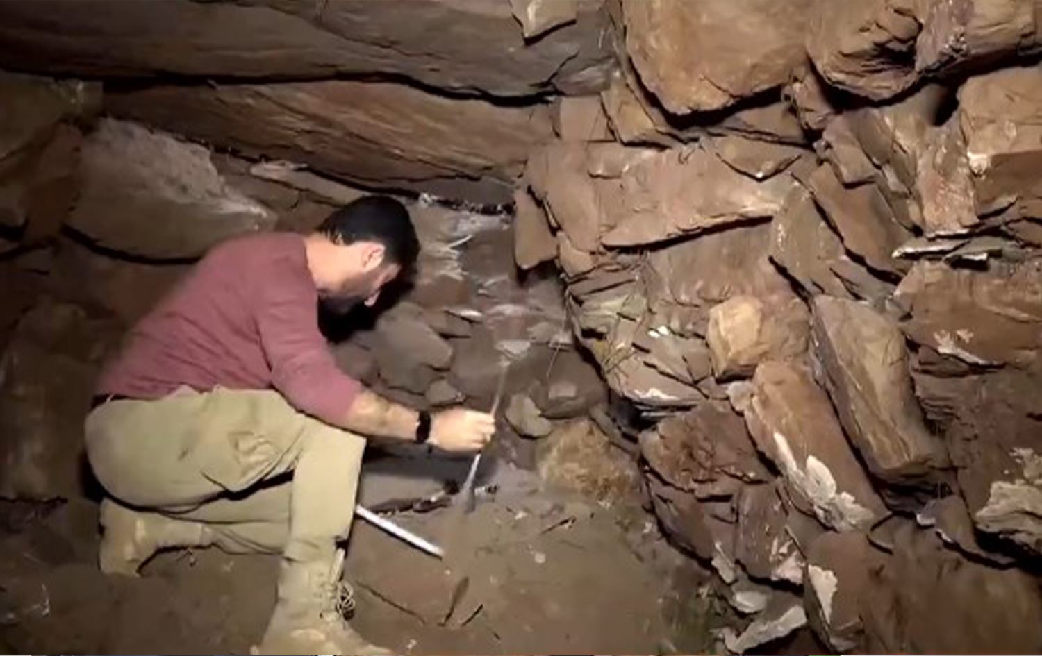 Tarlasını süren çiftçi tesadüfen buldu: 2500 yıllık mezardan ‘kral ve 10 muhafızı’ çıktı    